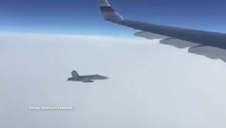Швейцарские истребители окружили российский правительственный самолет с трех сторон