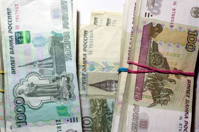 В Намском районе женщина украла деньги, предназначенные для лечения ребенка