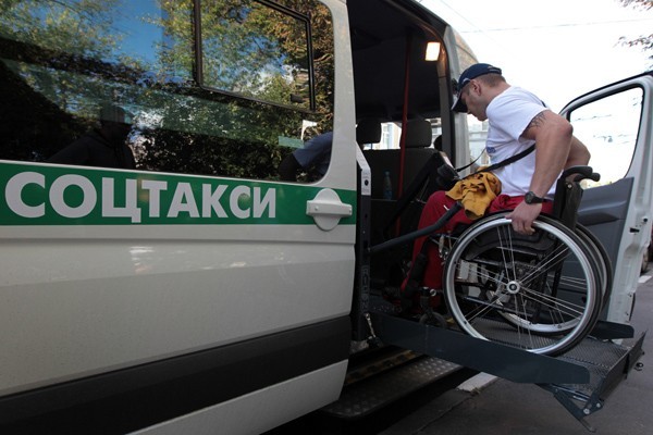 В Якутии в перечень социальных услуг планируют включить социальное такси