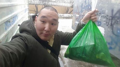 Антону Васильеву неизвестные регулярно советуют прекратить уборку мусора