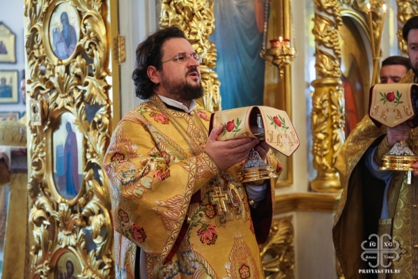 Архиепископ Роман поздравляет с Пасхой