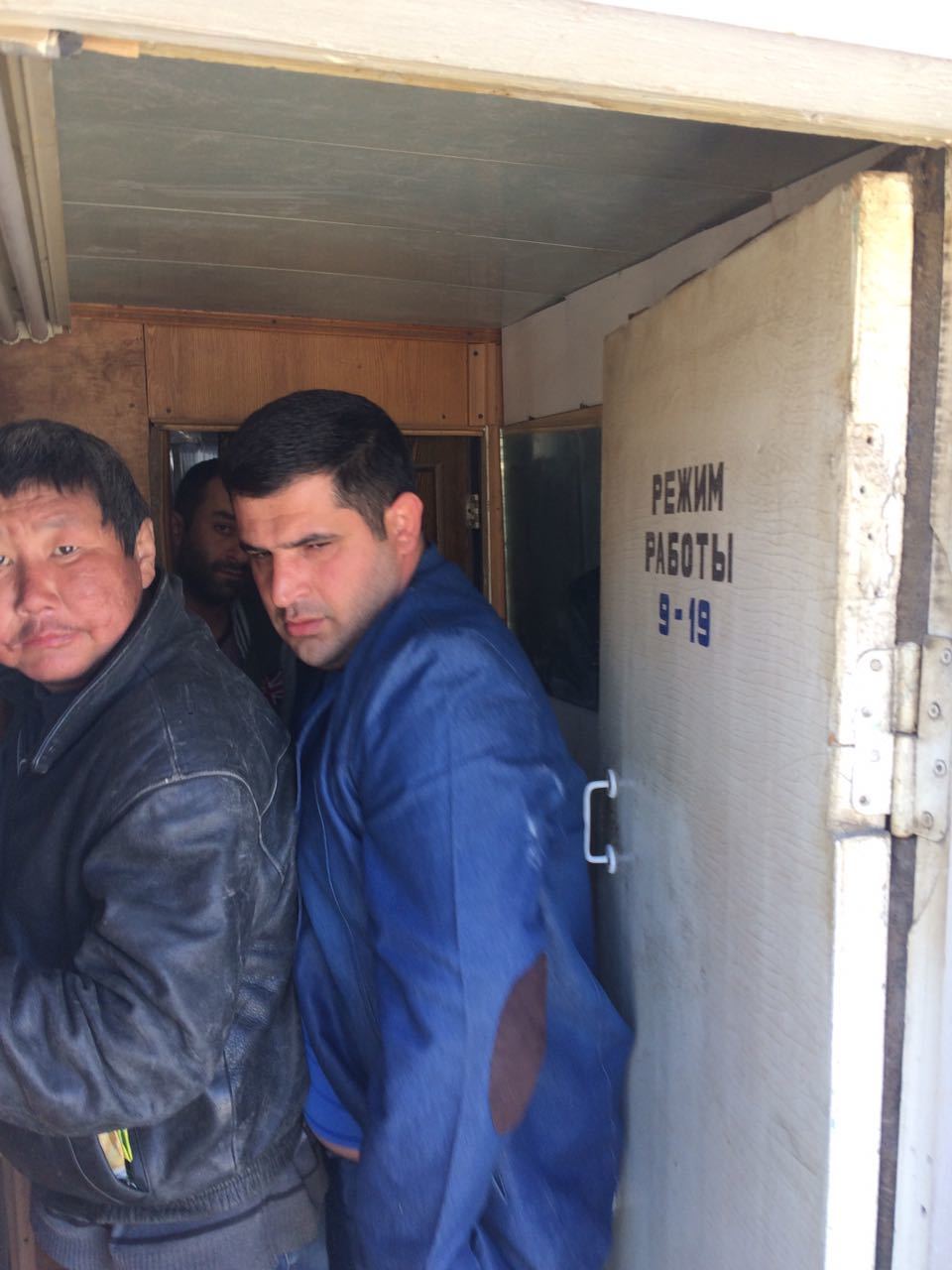 В Якутске мужчине, подозреваемому в издевательстве над бездомным, также раскрасили лицо (+видео)