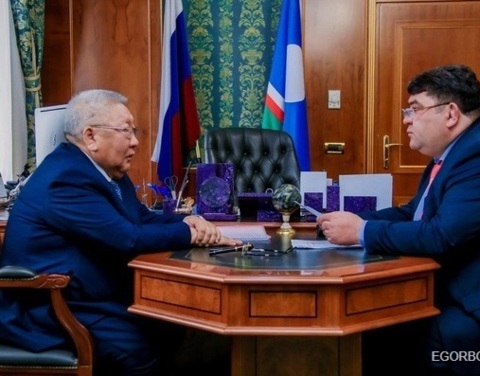 Егор Борисов обсудил с главой Среднеколымского района вопросы восстановительных работ в подтопленных сёлах