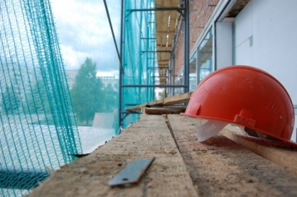 В Якутске замдиректора строительной компании упал с 9-го этажа
