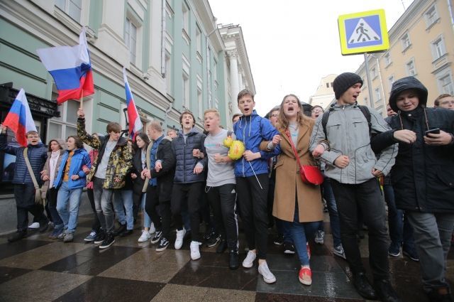 Все задержанные во время акций в российских городах в субботу отпущены