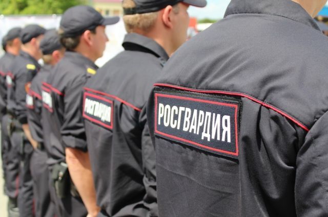 Агрессивные посетители ресторана напали на сотрудников Росгвардии Алданского района Якутии