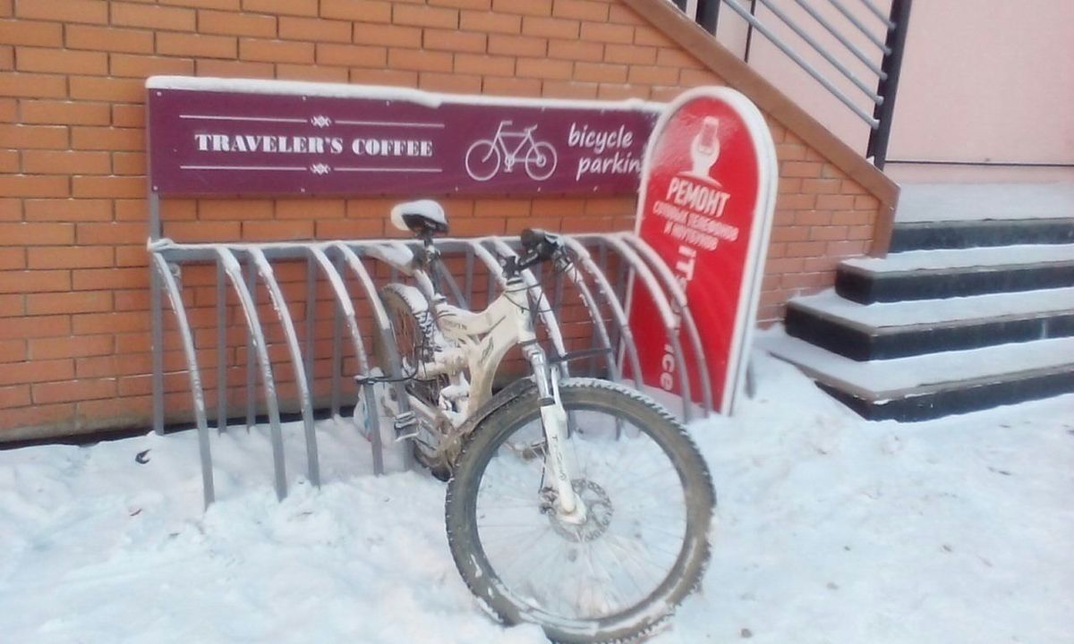 Фотовзгляд: Кто забыл велосипед на парковке в Якутске?