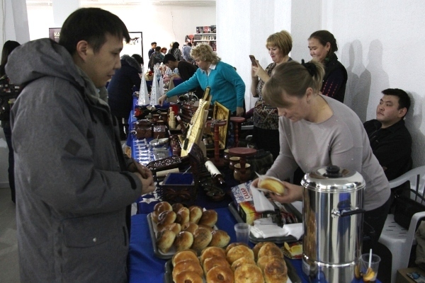Выпечка якутских заключенных пользовалась спросом на выставке-ярмарке в "СахаЭкспоЦентре"