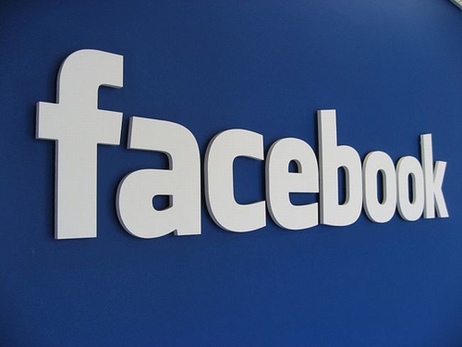 Facebook поможет проверить реакцию пользователя на «русскую рекламу»