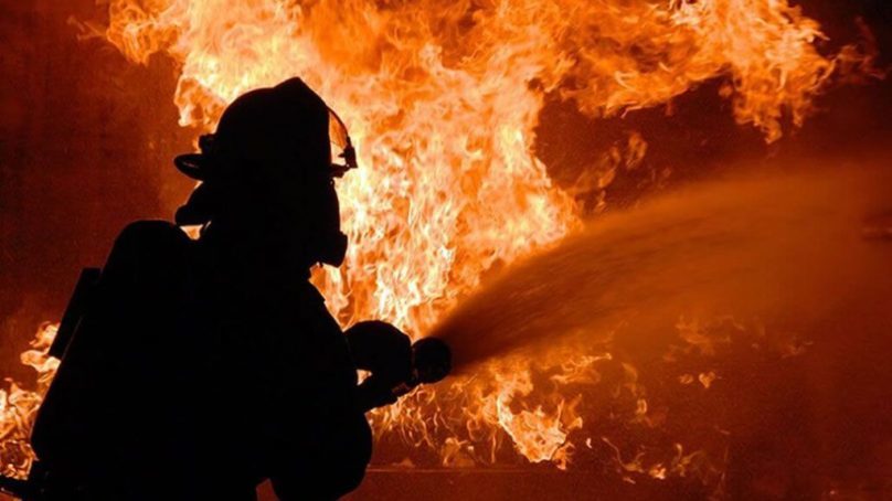 Один человек погиб в пожаре на улице Билибина в Якутске