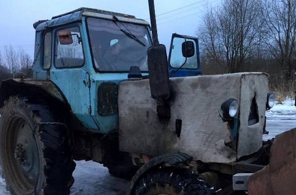 Житель Якутии совершил угон трактора, чтобы вырыть траншею