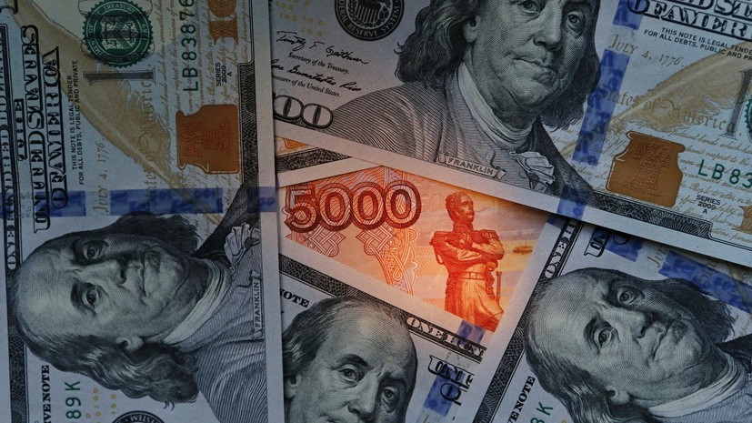 Эксперты: «Мы можем увидеть доллар по 66 рублей и евро по 78»