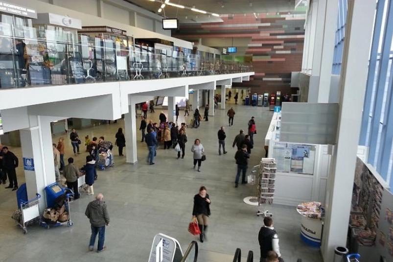Опоздавшая на рейс в аэропорту "Якутск" пассажирка была с ребенком-инвалидом