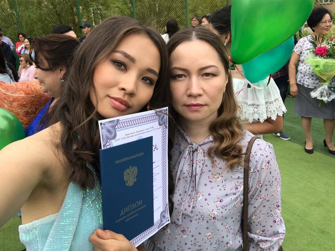 Фотофакт: "Мисс Якутия" Саша Павлова с мамой