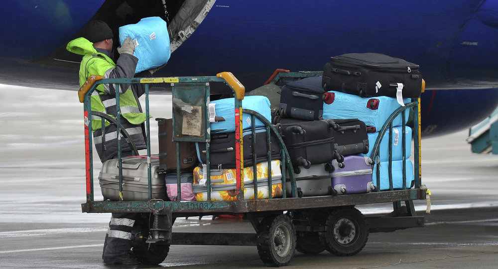 В авиакомпании «Якутия» задержку багажа пассажиров объяснили мерами безопасности