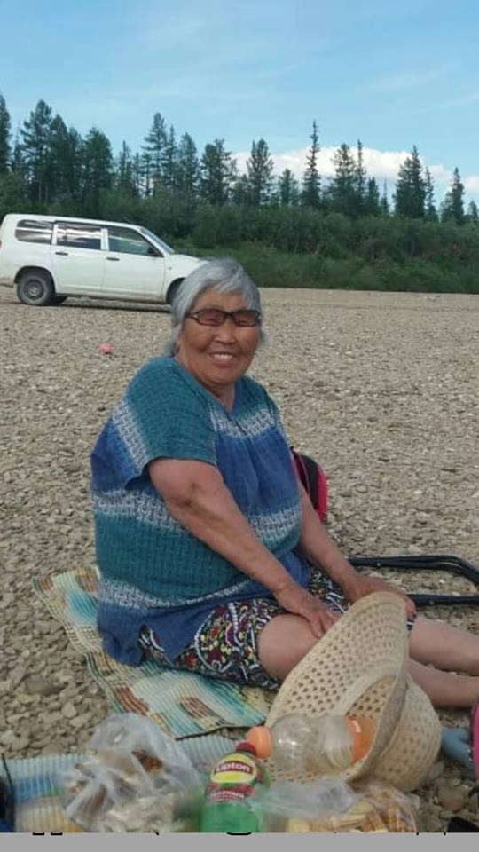 77-летняя тяжело больная якутянка не может вернуться домой из-за отсутствия рейсов