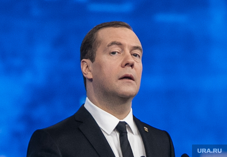 СМИ: после травмы Медведев начал говорить странно