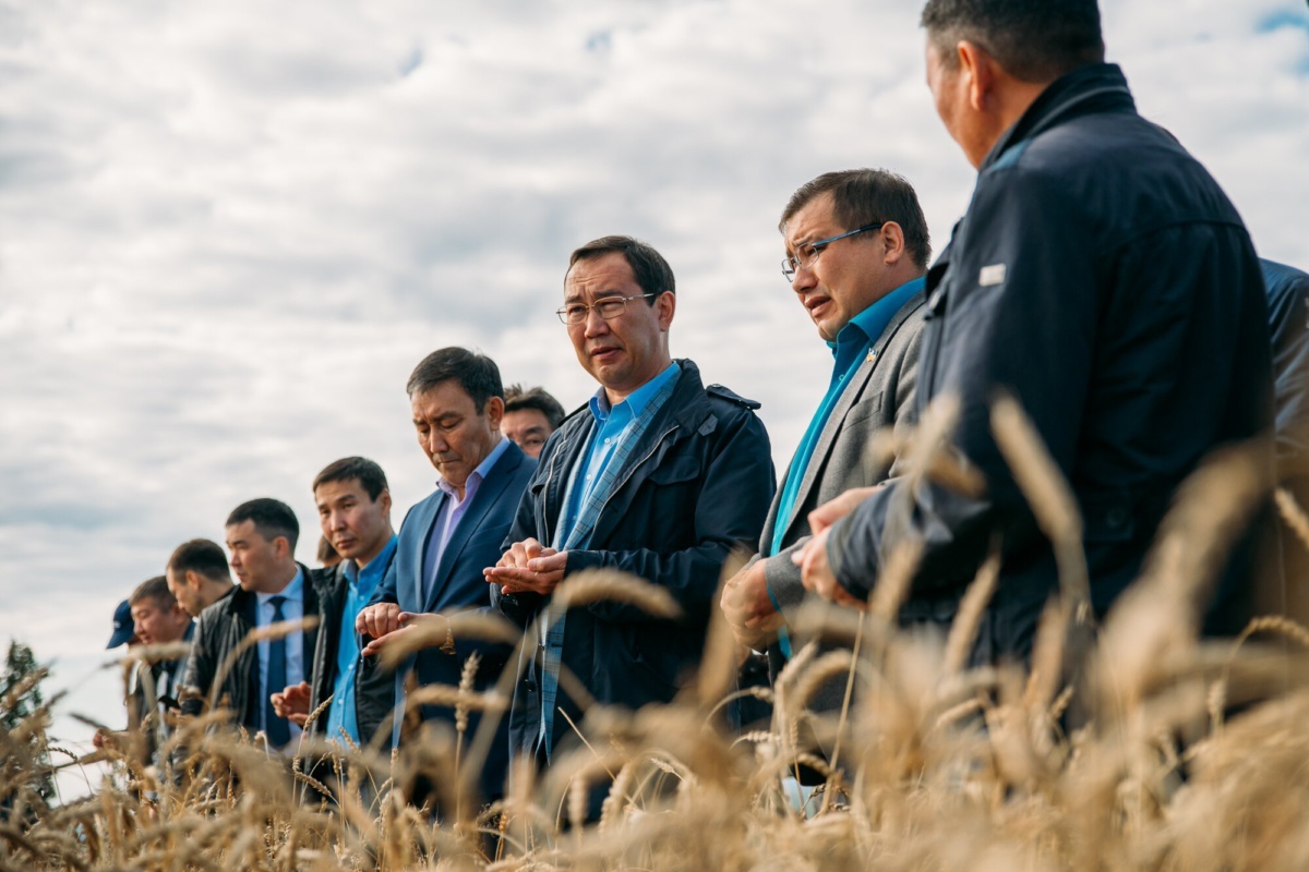 Айсен Николаев подписал Указ о стратегических направлениях развития сельского хозяйства Якутии