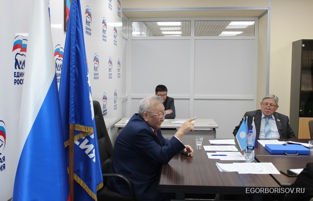 Член Совета Федерации Егор Борисов встретился с народными депутатами Якутии