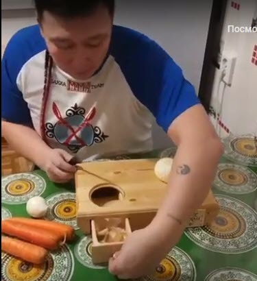 Якутские мастера изготовили разделочную доску с дополнительными опциями (видео)