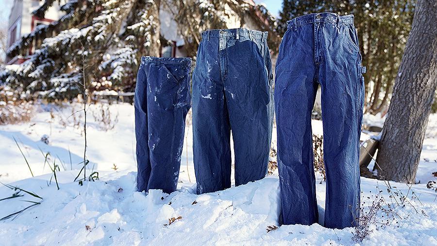 Сибиряки запустили флешмоб с замороженными штанами