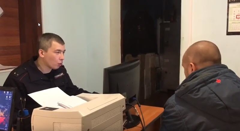 МВД Якутии опубликовало видео допроса мужчины, стрелявшего из автомата
