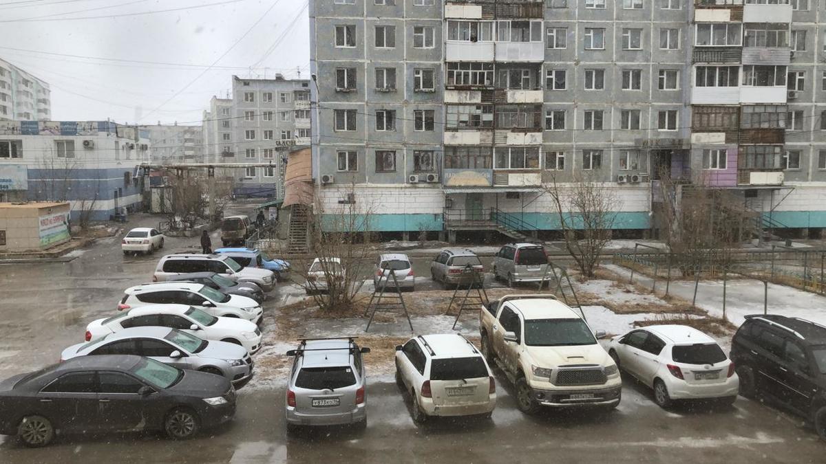 Фотофакт: В Якутске с утра пошел снег