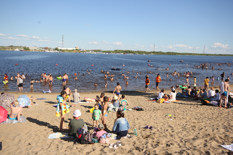 В Якутске открыли городской пляж
