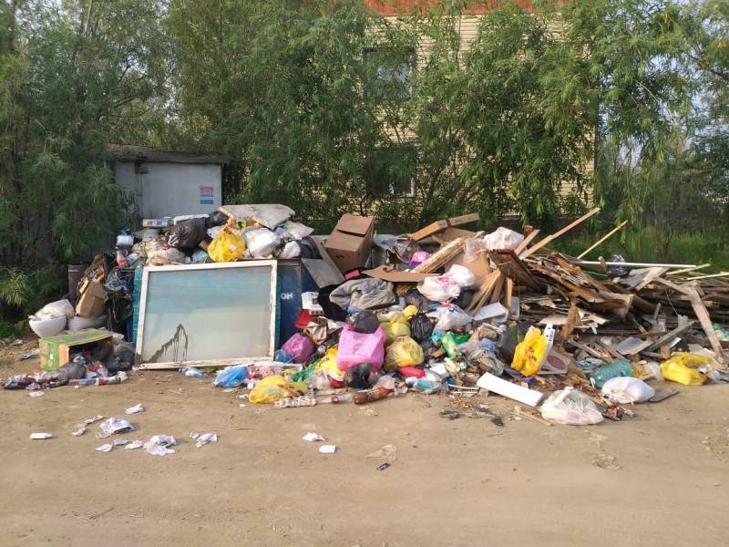 Фотофакт: Что творится с мусором в Мархе