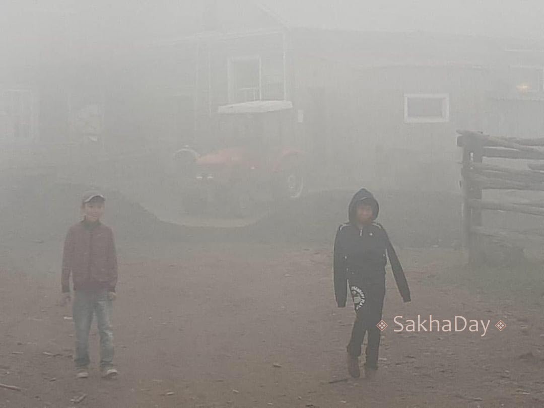 "Почему бесконечный дым от лесных пожаров в СМИ называют туманом?", - жители Верхоянского района