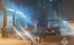 В Якутске ночью произошел пожар в квартире дома на улице Ленина. Эвакуировано 66 человек