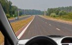 Неожиданно: по какой полосе можно ехать на максималке за городом — 99,9% лихачей нарушают ПДД