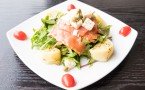 Салат «Нежный» с красной рыбой: самый новогодний салат — рецепт вкуснейшего праздничного блюда