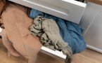 Вонь в шкафу: 5 причин и 1 решение для каждого — возвращаем любимым вещам свежесть