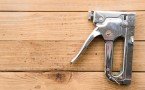 Чиним мебельный степлер: работать будет идеально, никаких сломанных скоб