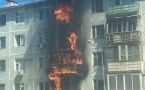 В Якутске полицейские спасли жильцов из горевшего дома на ул. Петра Алексеева