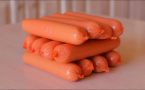 Покупатели метут пачками, а зря: раскрыт хитрый подвох с сосисками «по ГОСТу» — вся правда скрыта мелким шрифтом