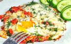 Соседи сбегутся на аромат: готовлю яичницу с помидорами и сыром — сок брызжет, а корочка аппетитно тянется
