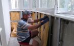 Балкон как жилая комната: строитель сравнил 4 утеплителя, чтобы зимой было тепло, а счета снизились на 30%