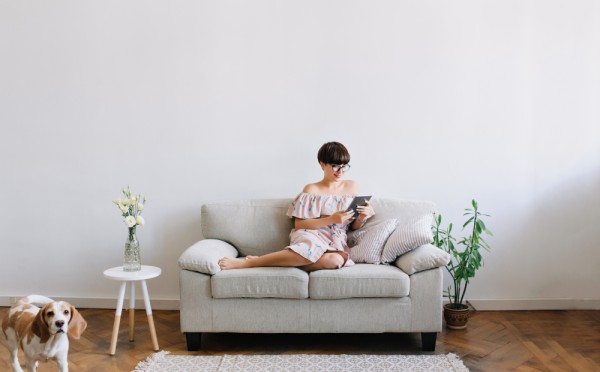 Фу, ну что за вонь: как избавиться от неприятного запаха в квартире — гости не заметят и замечание не сделают