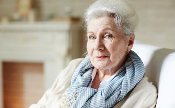 Шокирующая правда о возрасте: вот 4 привычки, которые превращают женщину старше 40 в бабульку на лавке — одним махом они прибавляют 25-30 лет