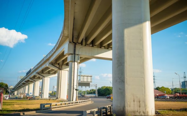 На авось надеяться не стоит: можно ли выехать на мост по ПДД — единицы не теряются в этой ситуации