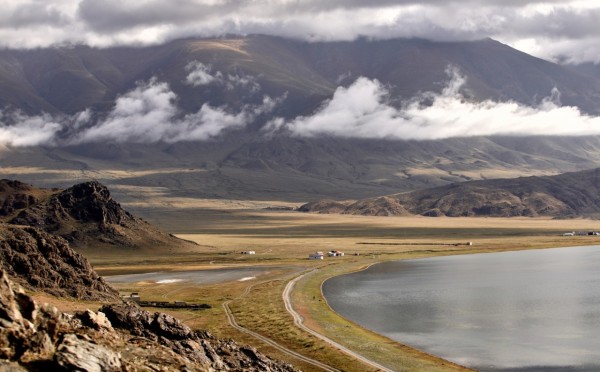 И вовсе не с коврами: как живут современные монголы — убранство классических квартир Улан-Батора