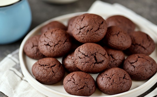 Вкусняшки есть у нас дома: невероятно простой рецепт шоколадного печенья — вы больше не пойдете за ним в магазин
