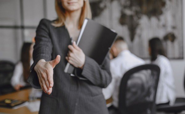 Супер-взлет: в среду 12 ноября перед 1 знаком Зодиака откроются карьерные перспективы — чудеса да и только