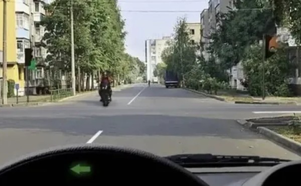 Только 8% водителей справляются: кому уступить при повороте налево — хитрый вопрос из ПДД