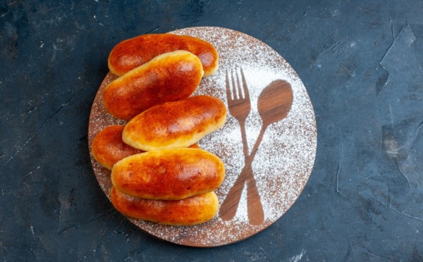 Пирожки с морковью: вкус из детства — жарить ничего не придётся