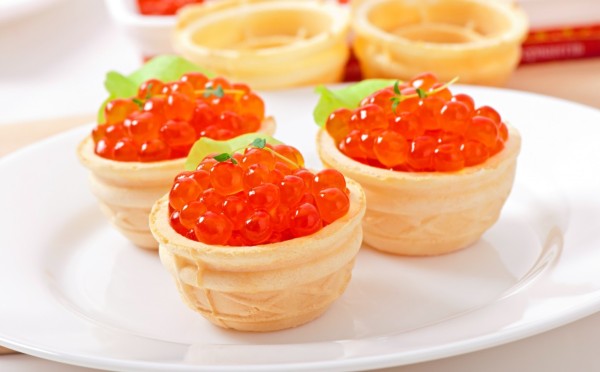 Готовимся к Новому 2026 Году: тарталетки с икрой «ёлочка» — идеальная праздничная закуска