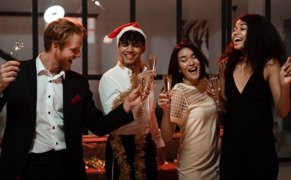 В центре внимания: под конец 2025 1 знак Зодиака превратится в душу компании — гороскоп на оставшиеся 2 недели декабря