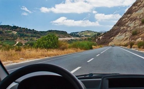 500 метров обмана — ловушка предупреждающей таблички: дорожные знаки, которые на экзамене по ПДД читают неправильно 78% водителей